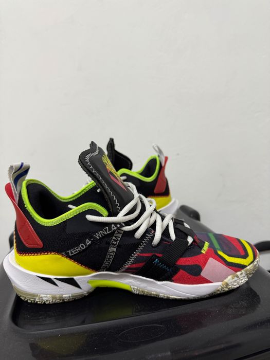 Vand Jordan , marimea 43 , pret 100 lei