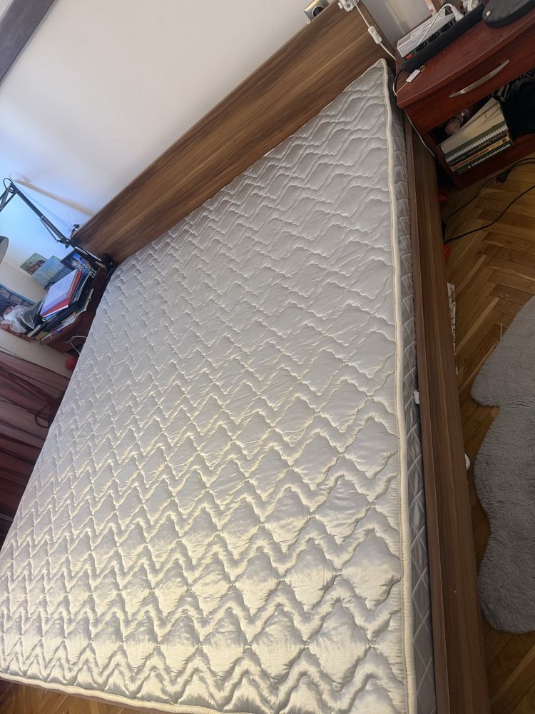 Спалня с матрак 180/200