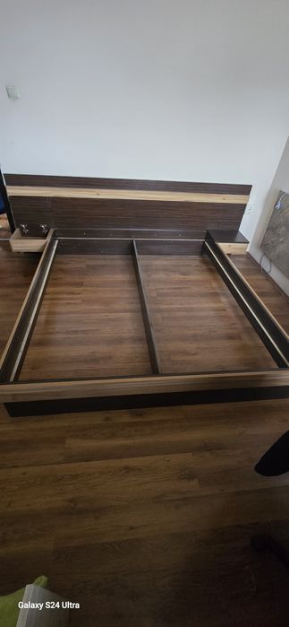 Спалня с включен матрак