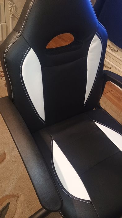 Vând scaun gaming