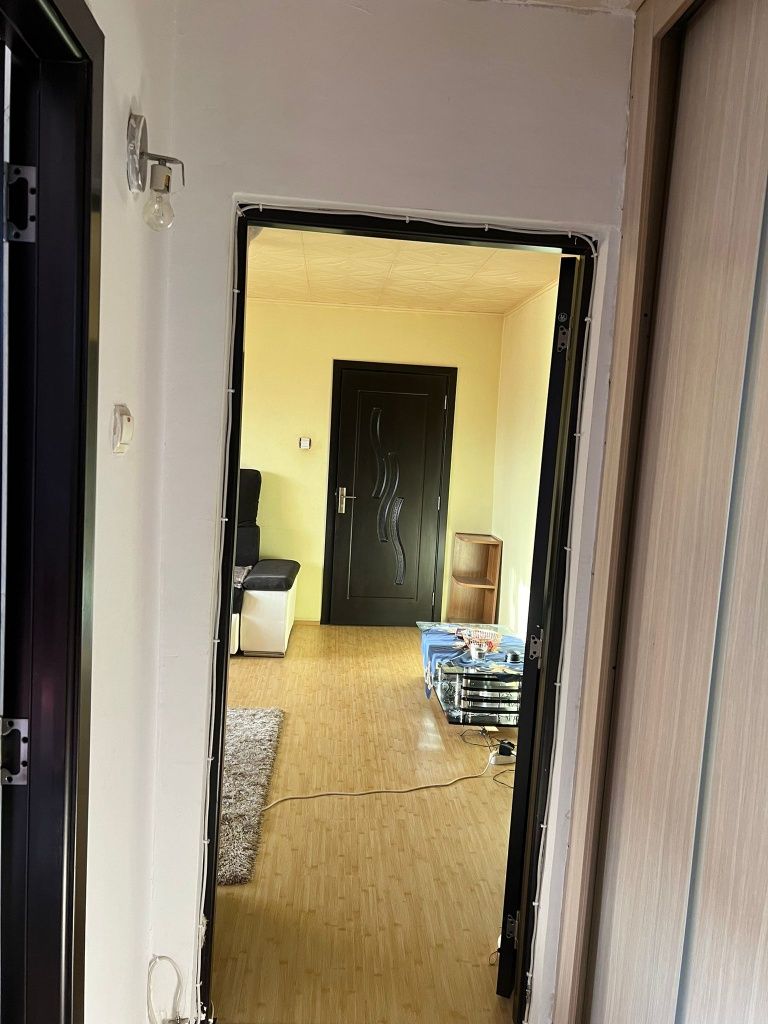 Vând apartament în spate la Victoria, zona centru