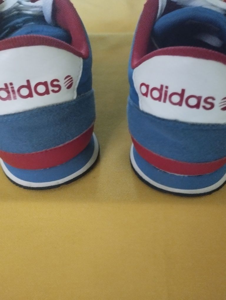 Оригинални маратонки Adidas