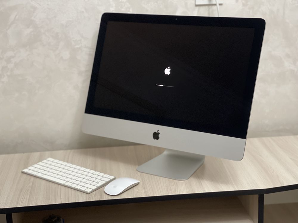 Apple iMac 21,5 Дюймов / 2015года/ SSD:256Gb