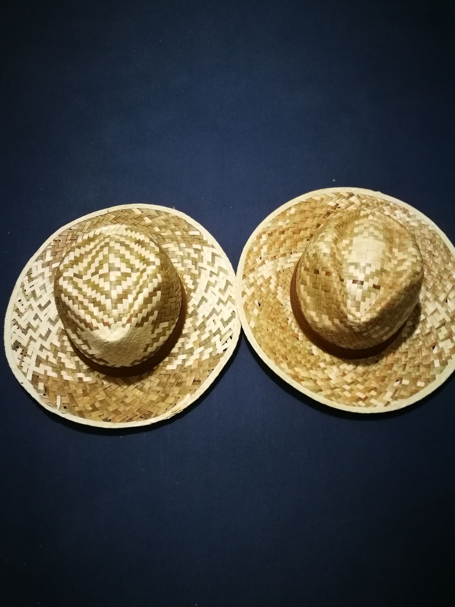 Плетени шапки два броя