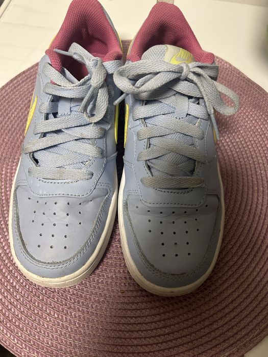 Adidasi nike stare buna ,nu sunt rupti