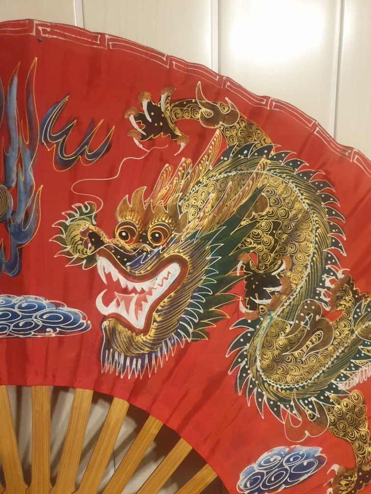 Evantai decor perete- este anul nou chinezesc, anul Dragonului