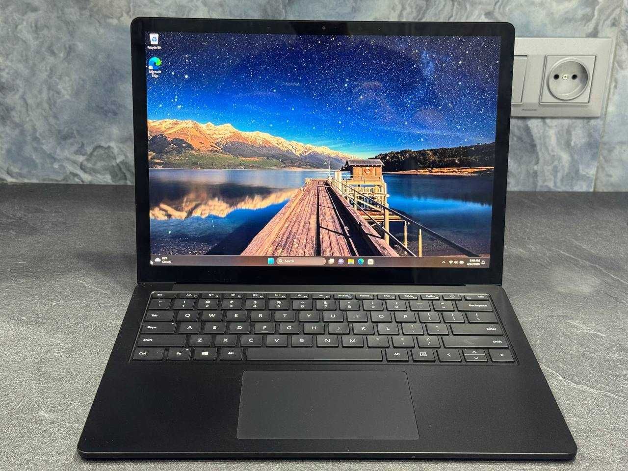 Microsoft Surface Laptop 3 /  i7 1065G7 / 16Gb/256Gb / Сенсорный / 2K