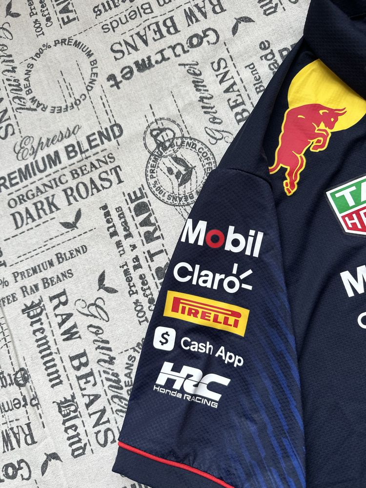 F1 Red Bull Racing team Castore original тениска.M