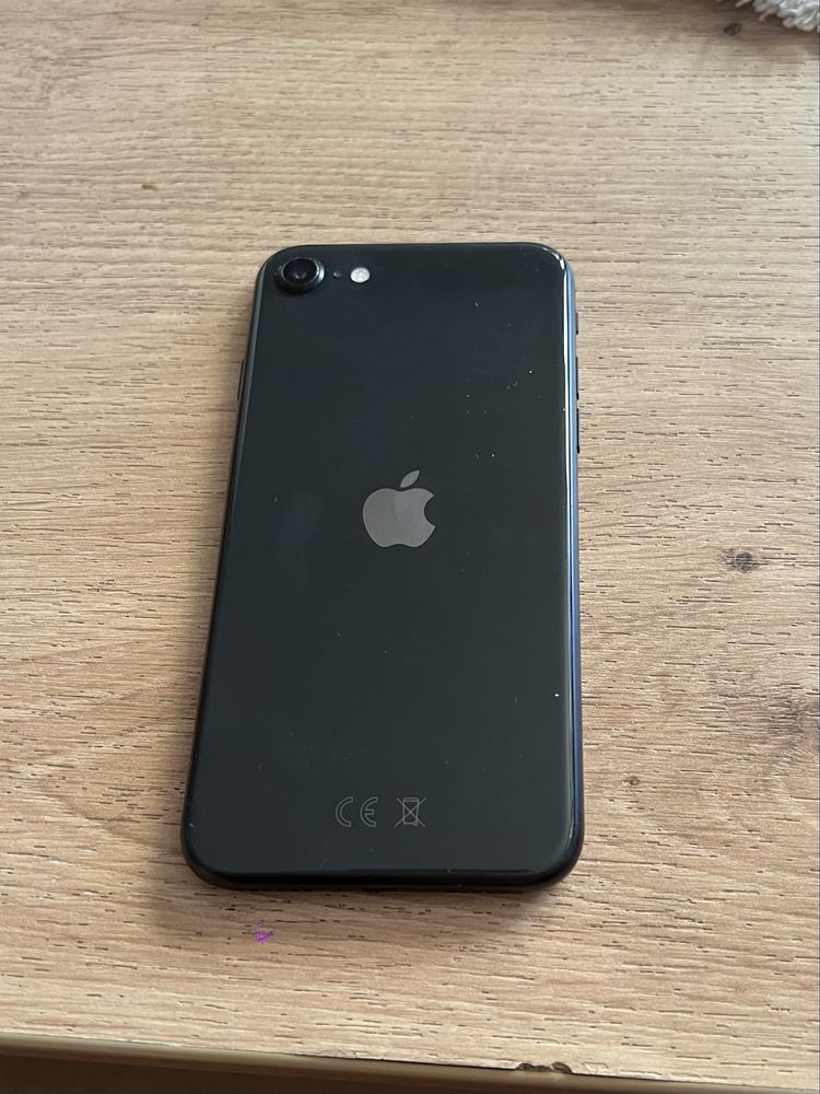 iPhone SE2022 в супер състояние !