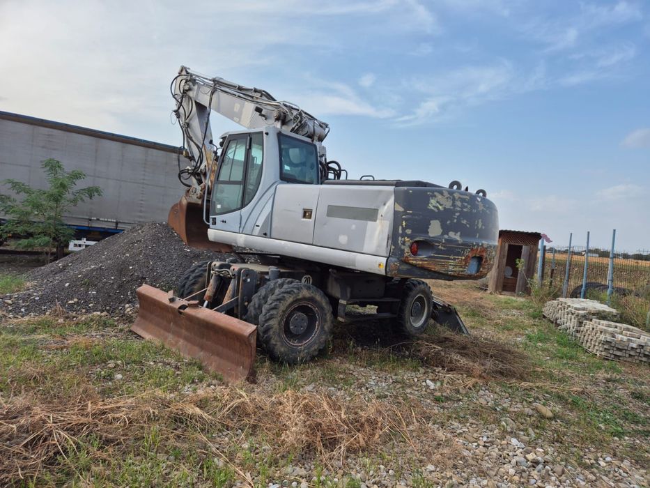Excavator New Holland