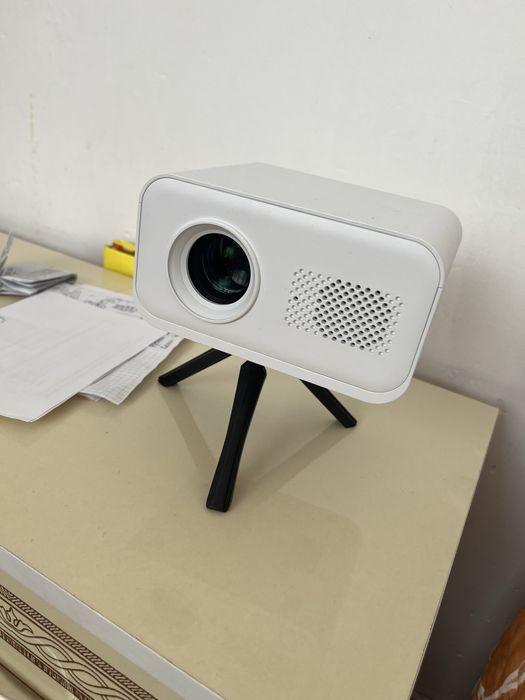 Новый Яркий мощный проектор