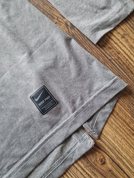 Страхотна мъжка спортна термо блуза NIKE размер  S