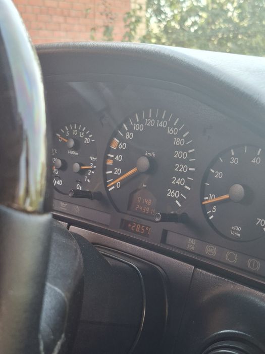 Mercedes-Benz S-class W140