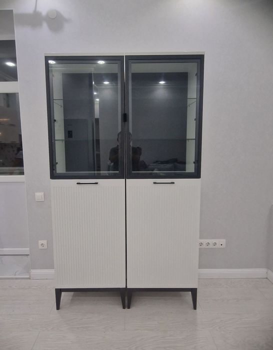 Продается шкаф-сервант