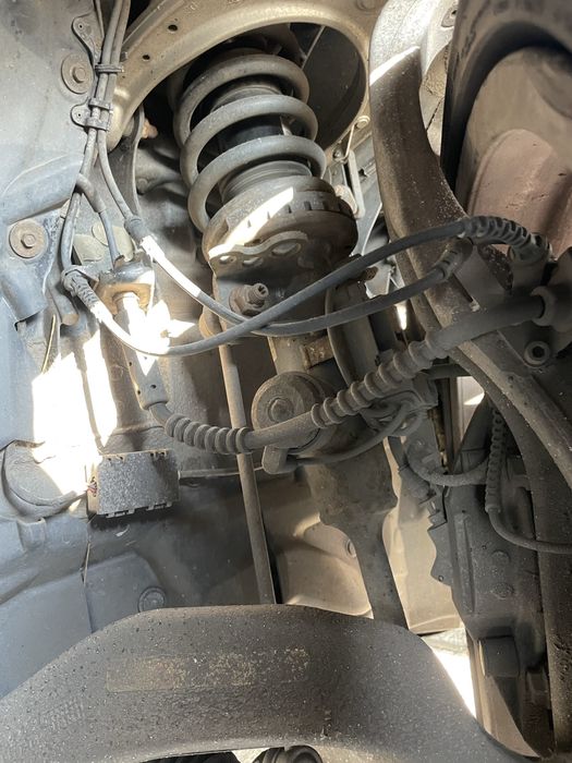 Piese bmw f01 bara fata /capota