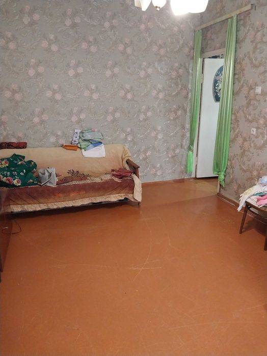 продам 1но ком. квартиру..Самал 51.торг не огромный.