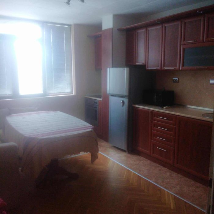 Апартамен под наем