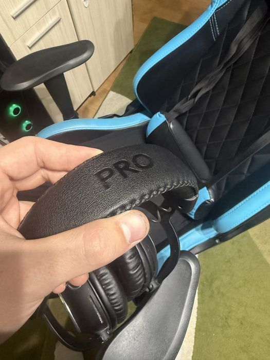 Слушалки Logitech G PRO