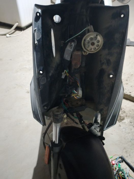 Dezmembrez scuter kimco agility 50cc 4 t