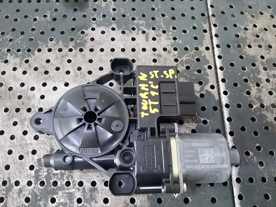 Motoras macara stanga spate vw touran 3 5q0959811a 0130822725