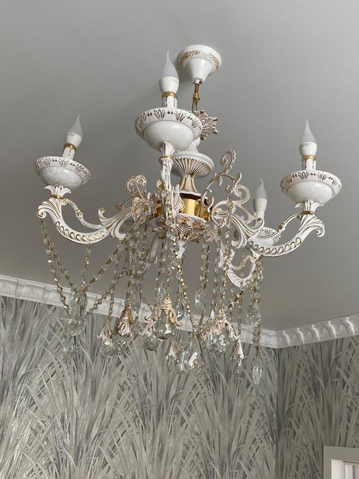 Продам люстры, в отличном состоянии.