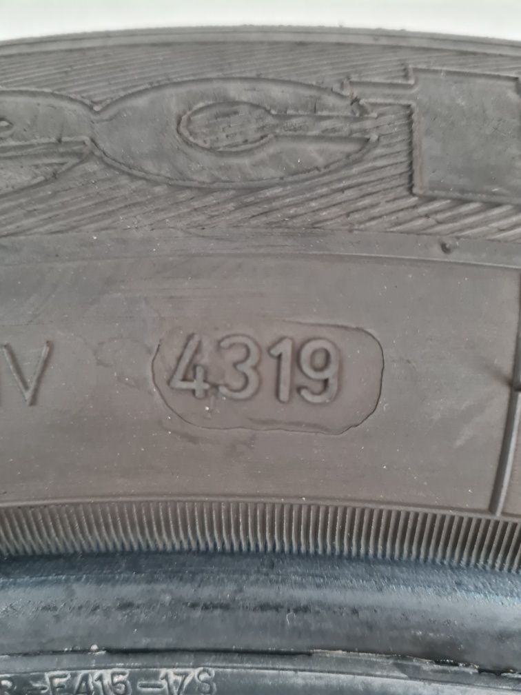 Зимни гуми за Бус 2 броя GOODYEAR  CargoVector 215 60 R17C дот 4319