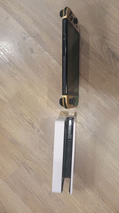 Nintendo Switch Oled - ed. Tears of the Kingdom, 2 jocuri și accesorii