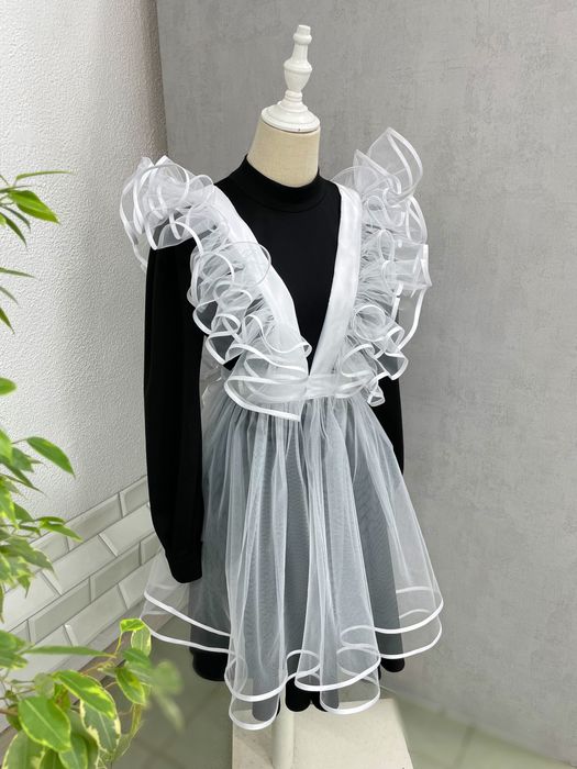 Нарядный школьный фартук выпускника