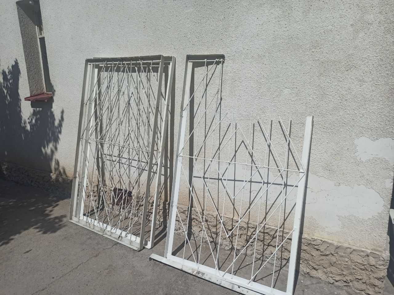 Решетки на окна б.у срочно