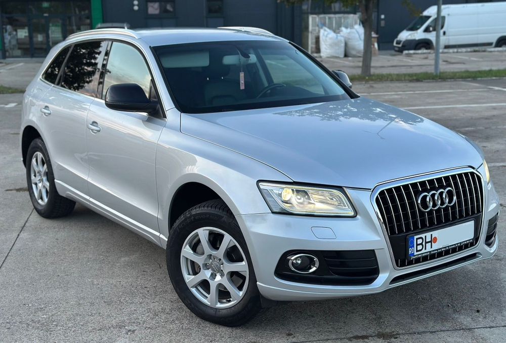 Vând Audi Q5 Facelift 2013 S-Tronic