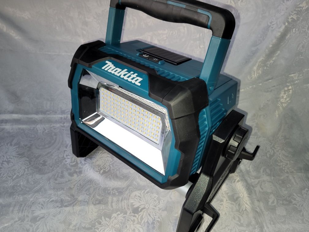 DML809/18V Makita Proiector de santier