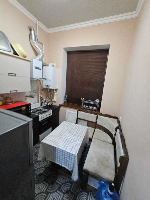 Buxoroda kvartira uy xonadon sotiladi 1 xonali 42m² +42m² 1-qavat