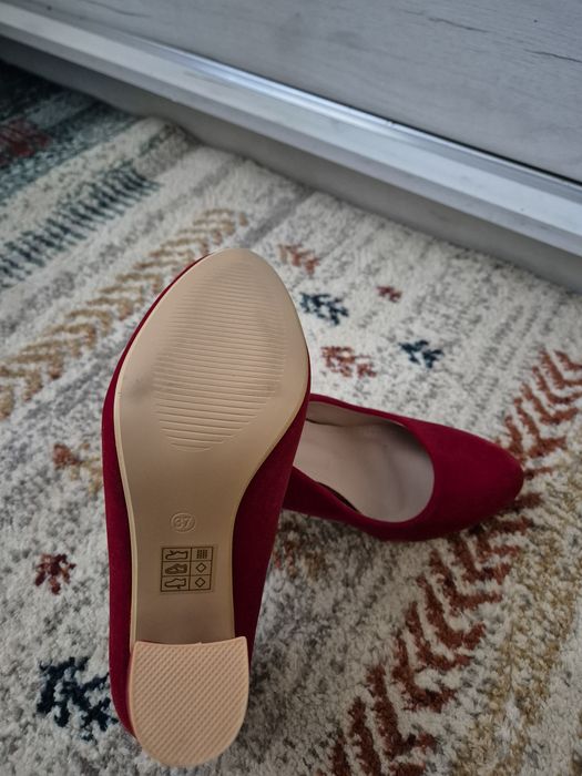 Pantofi rosu cu toc
