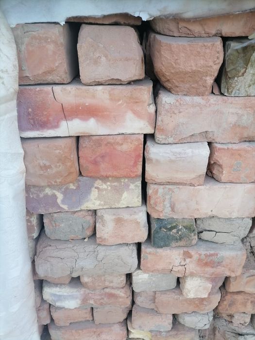 Кірпіш бар 4-5 мың штук штугы 30тг