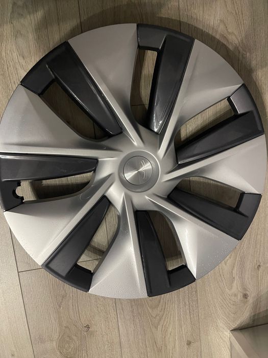 Capace Tesla Model Y Gemini 19”