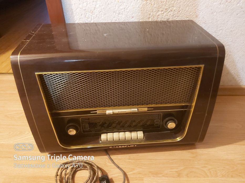Старинно радио STASSFURT
