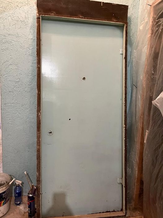 Продам дверь железную