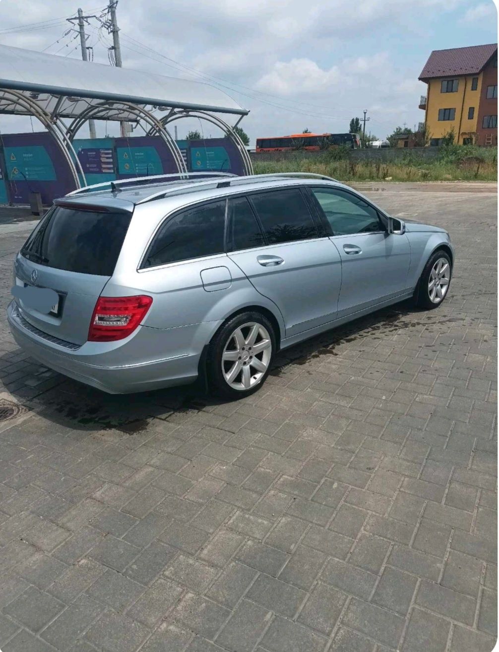 Vînd Mercedes c180 cdi
