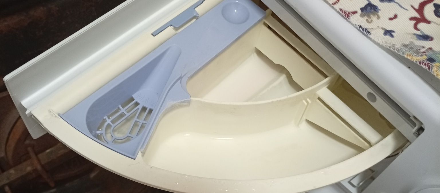 Kirmoshina Avtomat  Hotpoint Ariston Germaniya mahsuloti yap yangiday