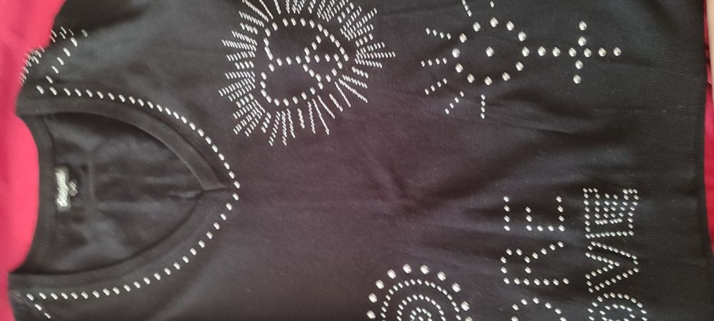 Vând pulover Desigual