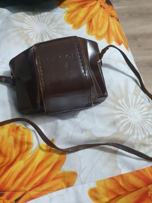 Aparat foto vechi Nikon și  keystone