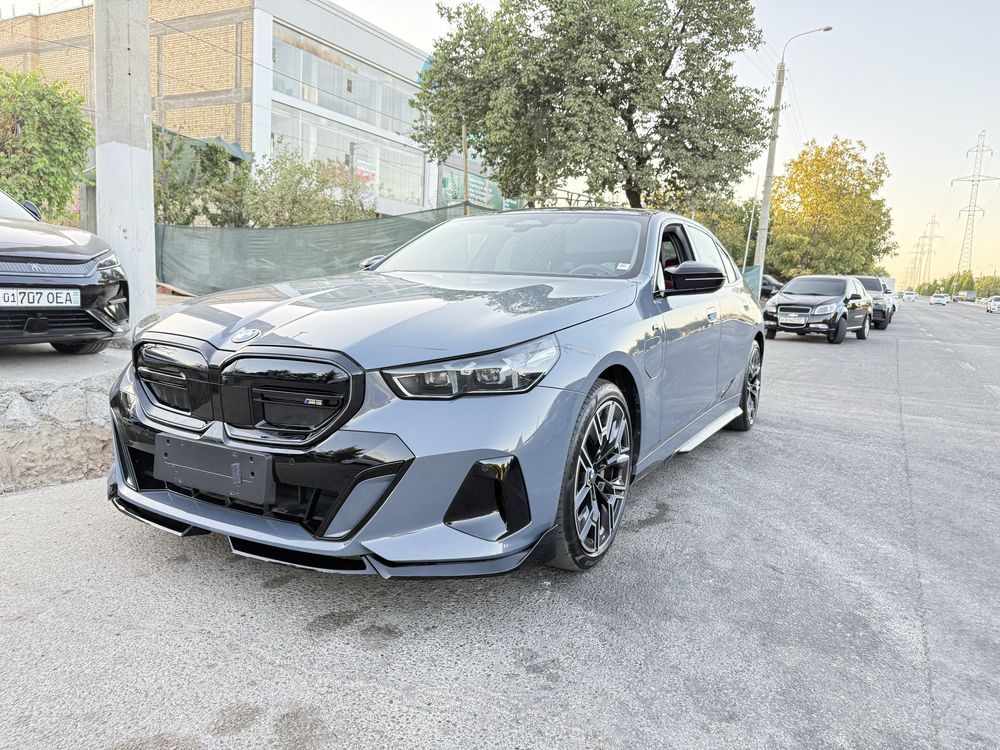 BMW I 5 35 L  Full. Grey Rangi  Natariuska Tayyor