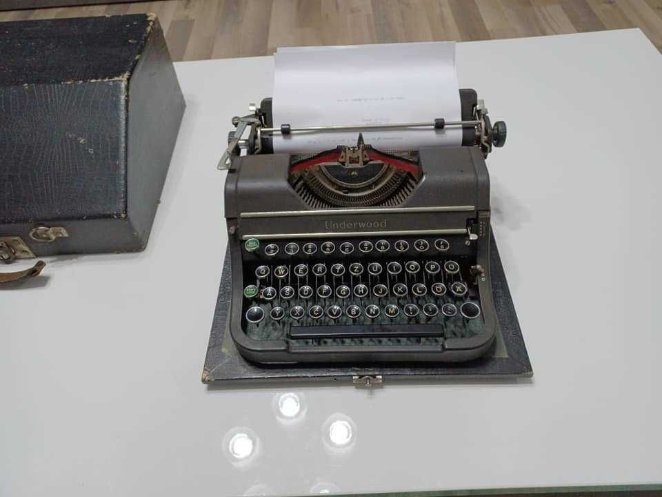 Masina de scris vintage Underwood Universal 1942