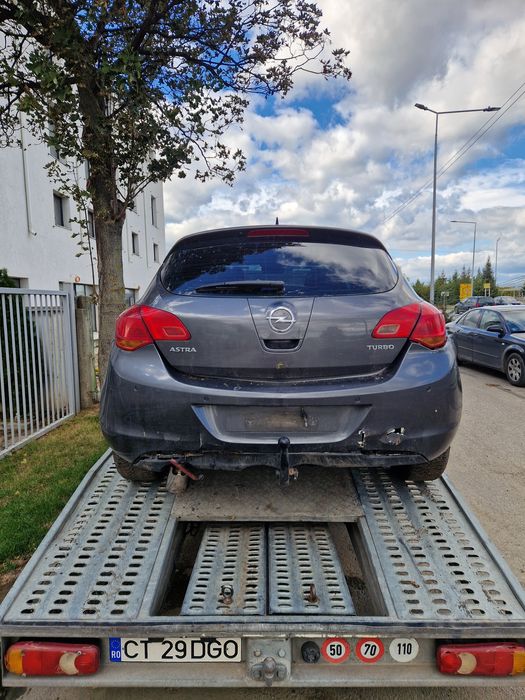 Vand Opel Astra J Avariat !