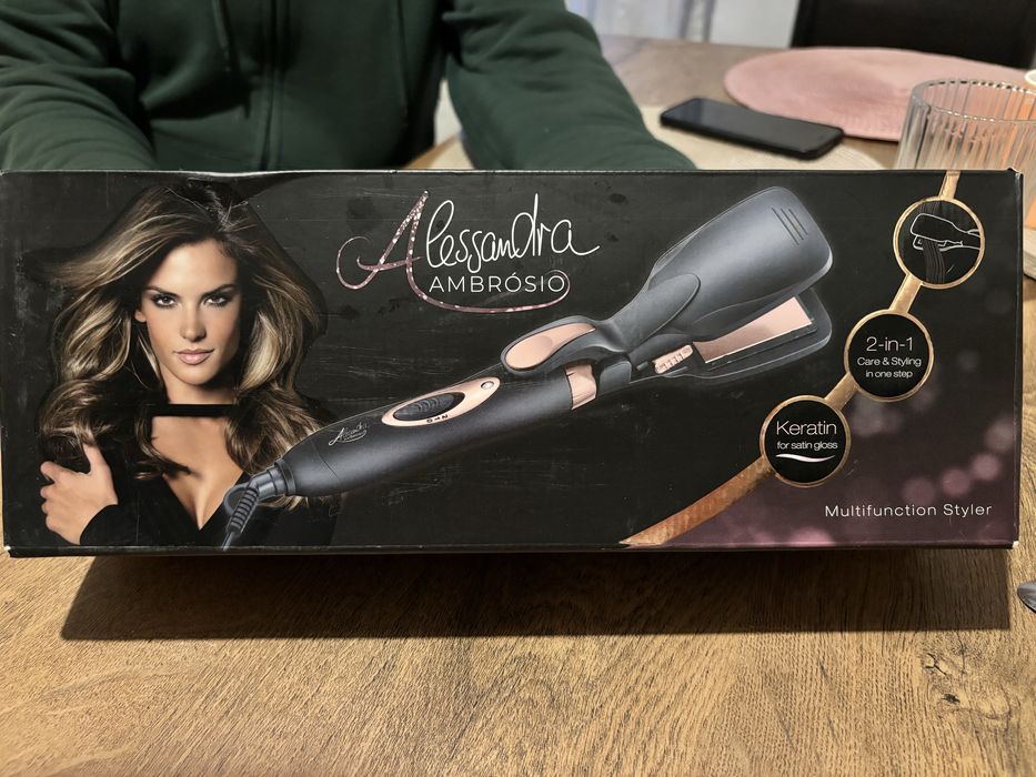 Placa de îndreptat parul multifuncțională Alessandra Ambrosio