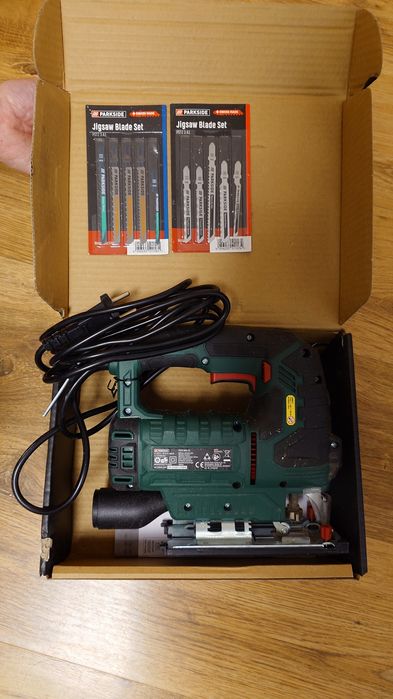 Ferastrau pendular PARKSIDE PSTD 800 C3 cu ghidare laser - soricel