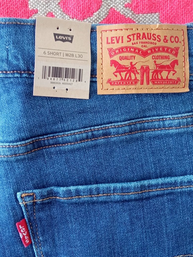 Новые джинсы Levi's, оригинал, размер W28 L30
