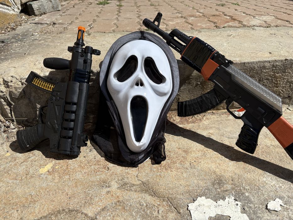 Детские игрушки (маска и два автомата)