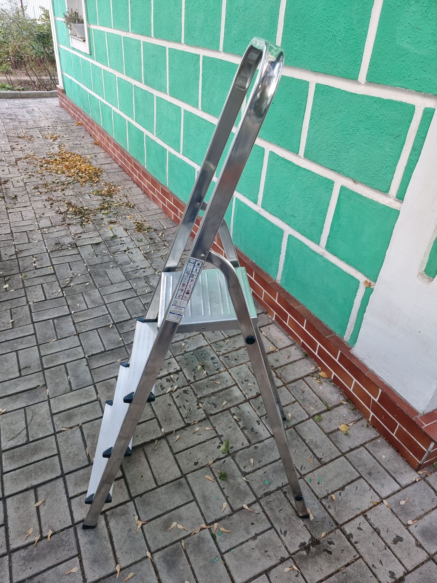 Продам стремянку