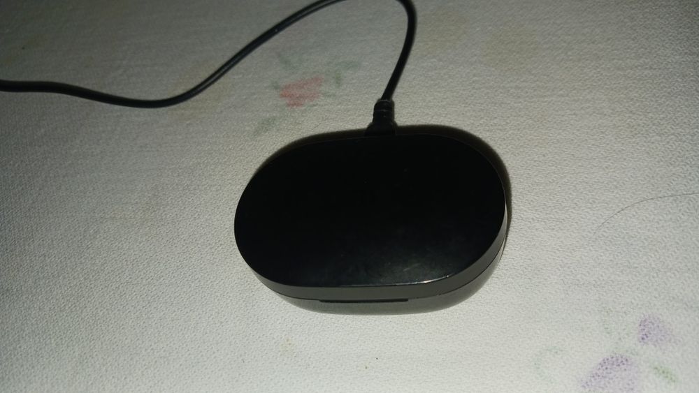 Vand husa cutie casti xiaomi redmi wireless pret 40 ron